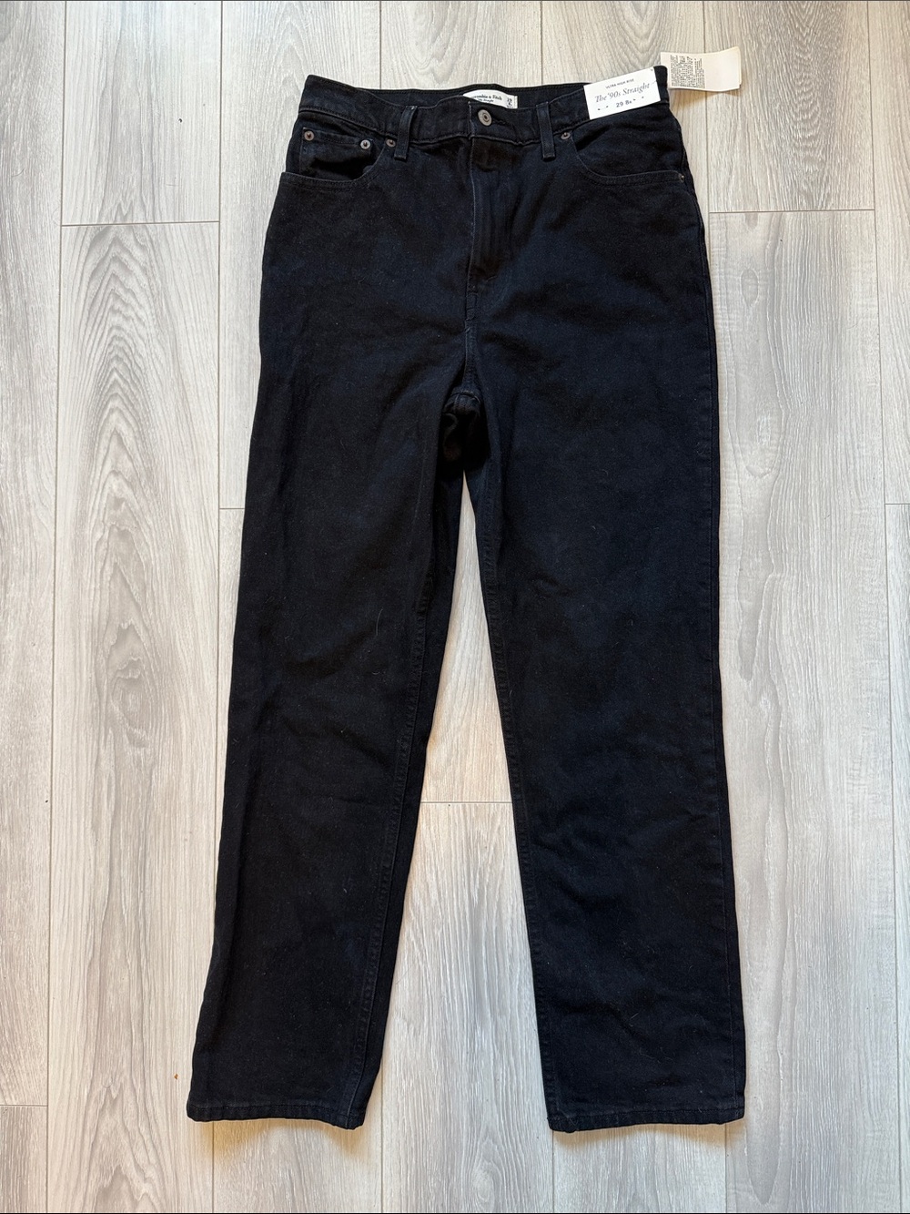 NWT Abercrombie & Fitch Ultra High Rise 90s Straight Jean